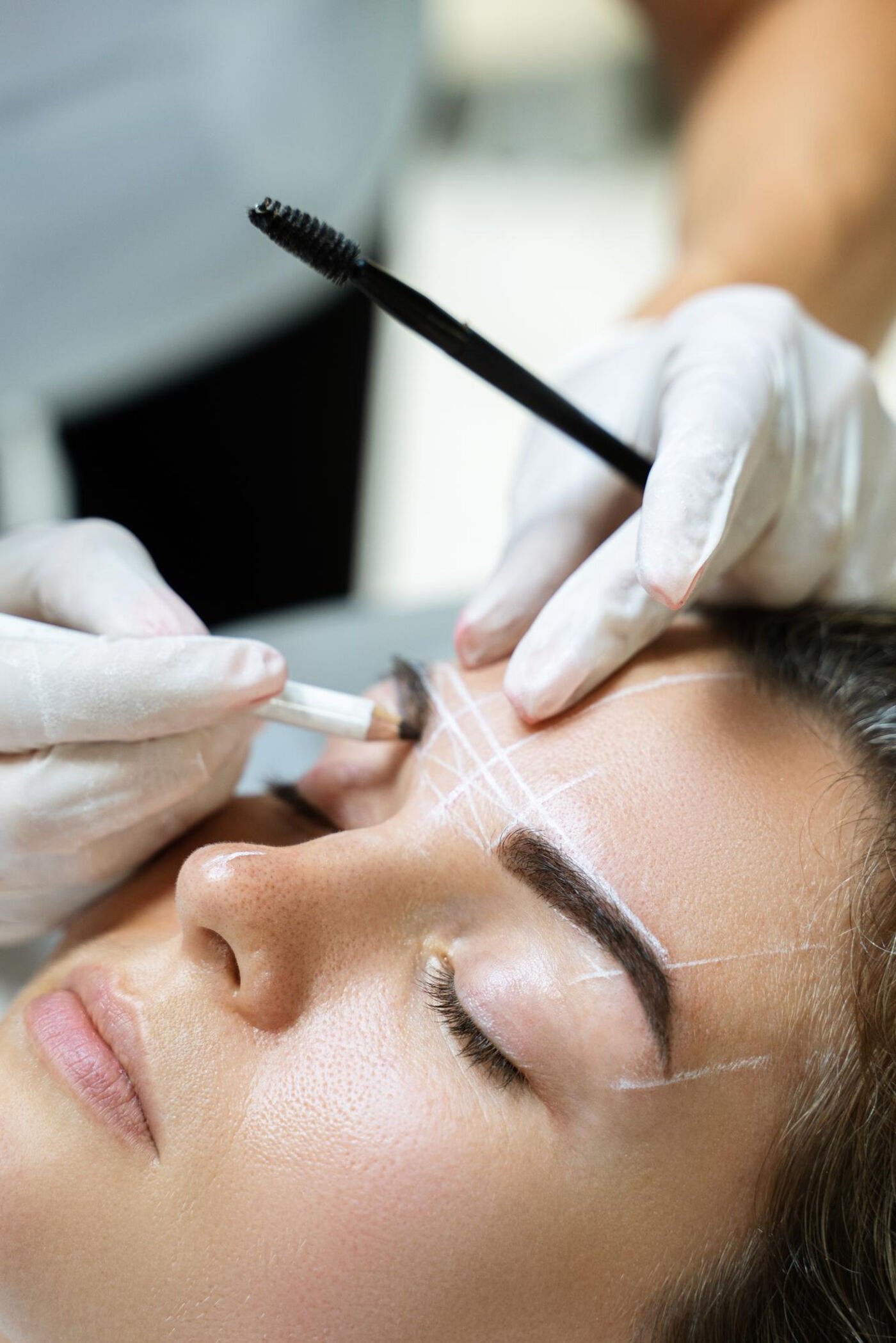 Mapeo y diseño de cejas en Masao Brows